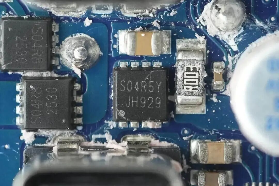 芯导科技功率MOSFET在绿联速显充160W多口氮化镓充电器的应用